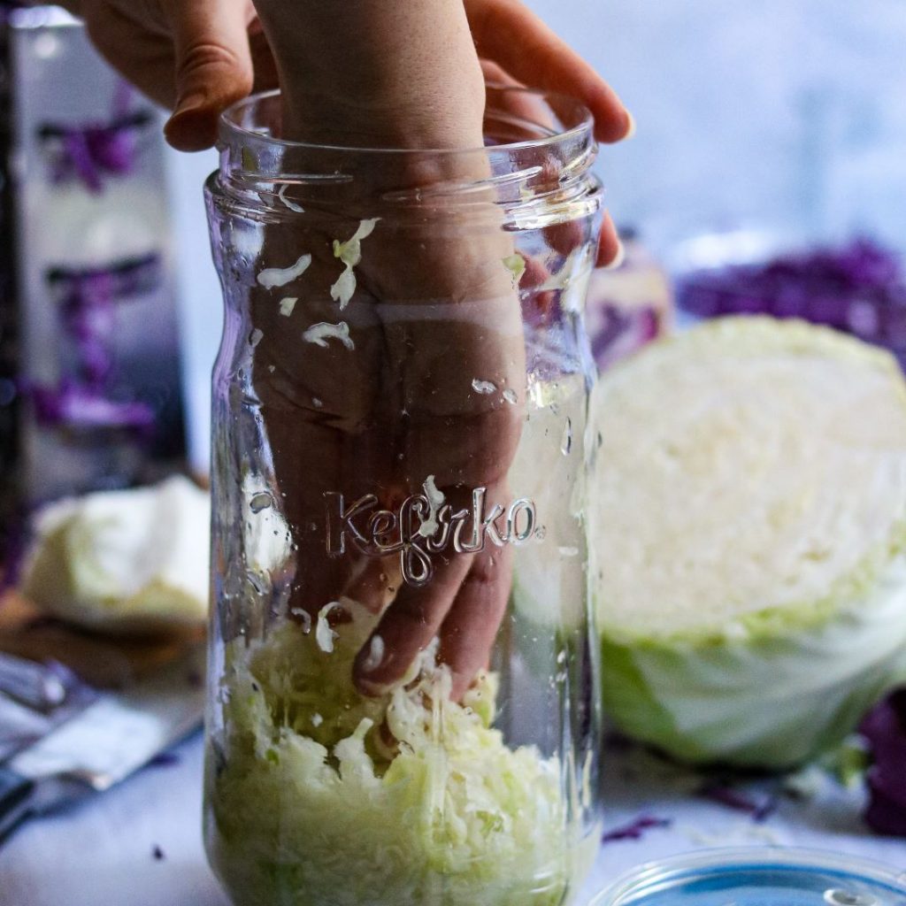 fermenting vegetables packing